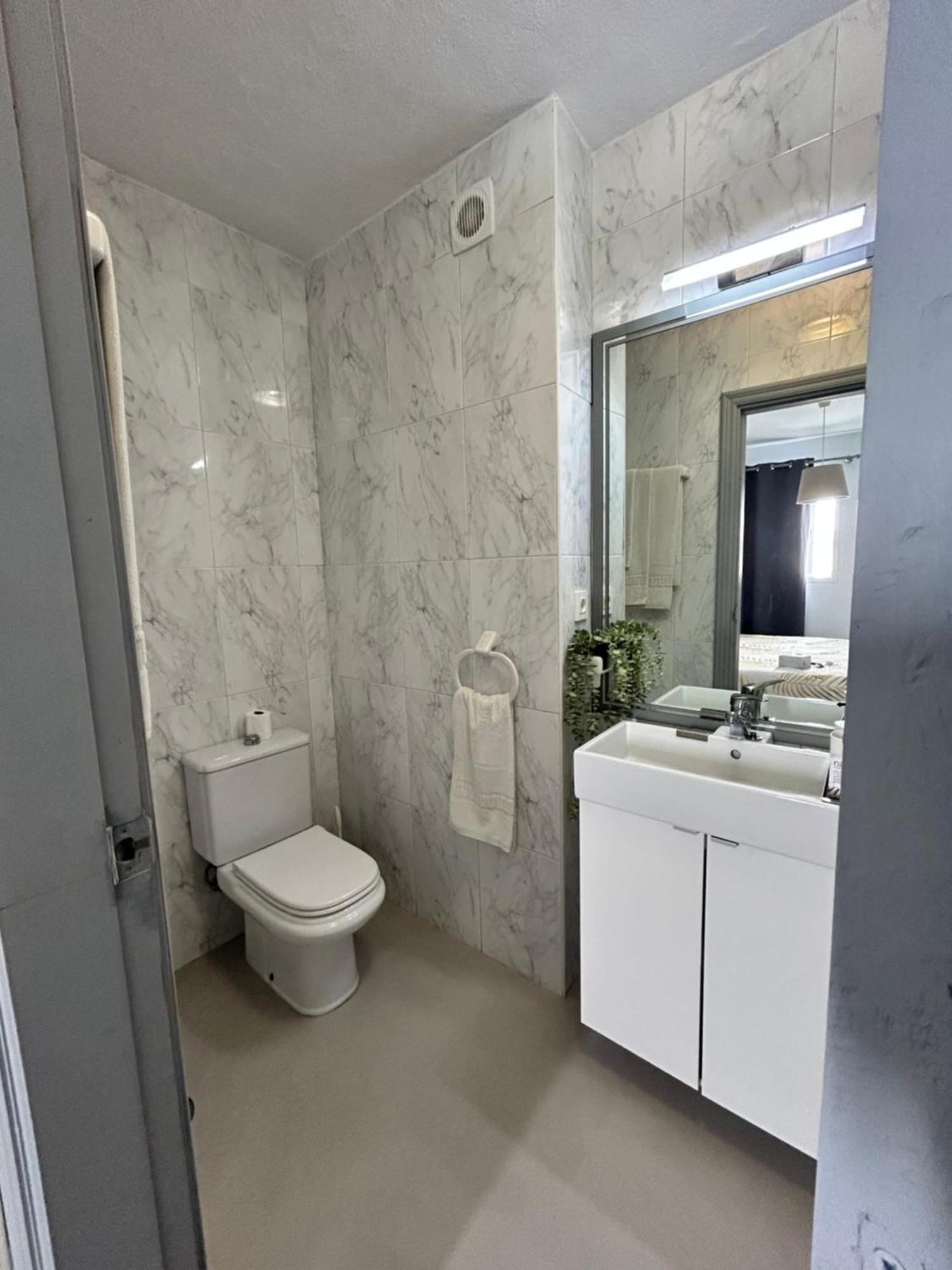 Double or Twin Interior Room