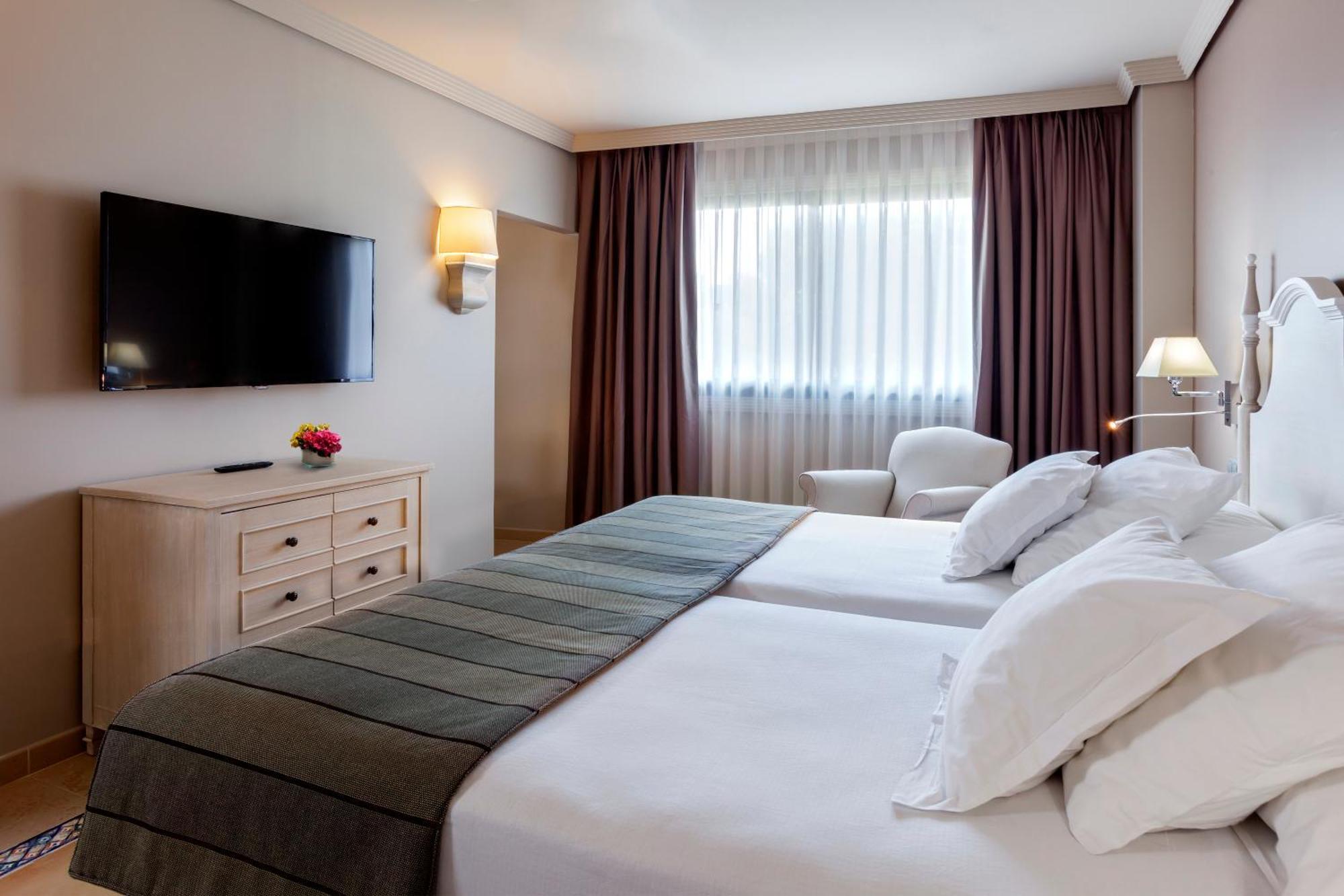 Suite Junior Familiar (2 adultos + 2 niños)